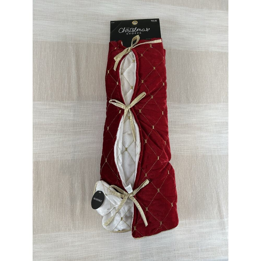 Christmas Shoppe Tree Skirt Reversible Red & Gold & White Quilted Plush‎ 48"x48"